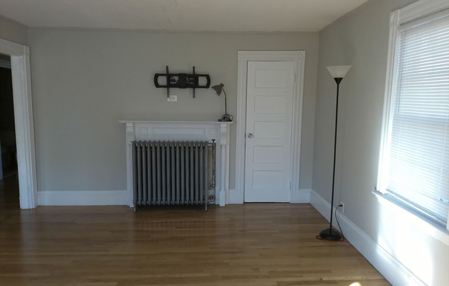 3 beds, 1 bath, 1,000 sqft, $3,000, Unit 3