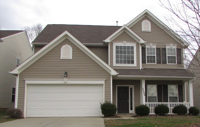 Large Home With Double Car Garage in Catawba Hills