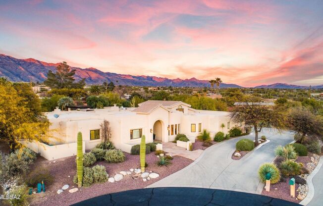 Spacious Custom 5 Bedroom 4 Bath Home in the Catalina Foothills