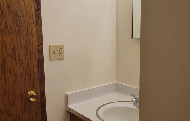 Studio, 1 bath, $725