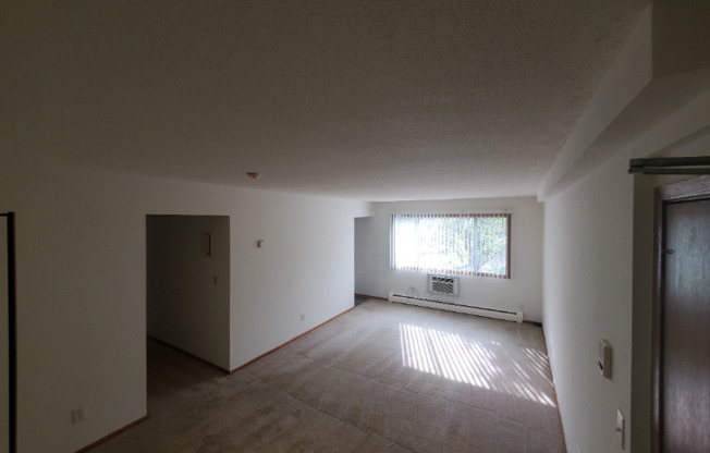 1086 Como Place