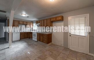 3 beds, 1 bath, $1,025