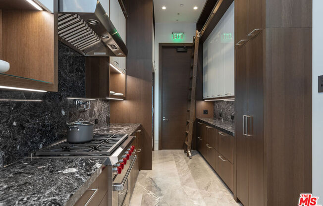 6 beds, 9.5 baths, 19,313 sqft, $80,000, Unit PH