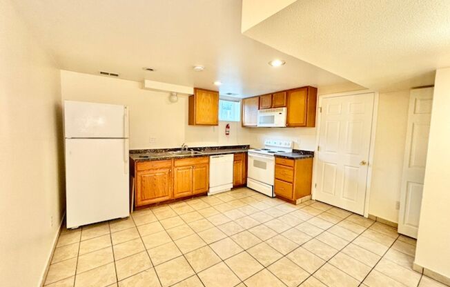 2 beds, 1 bath, $1,350