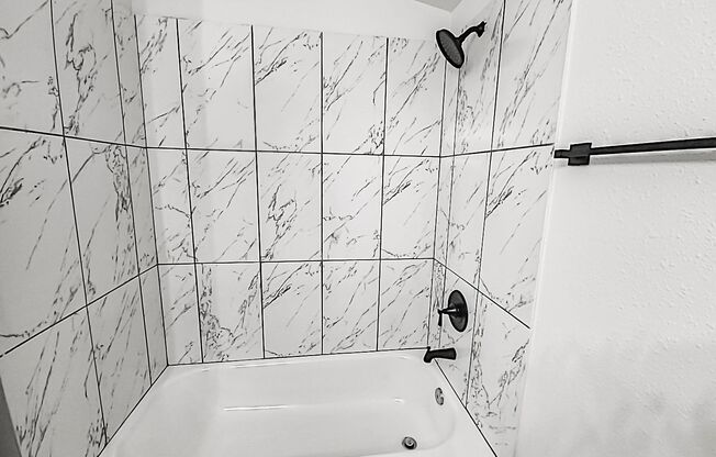 2 beds, 1 bath, 800 sqft, $1,200, Unit 5