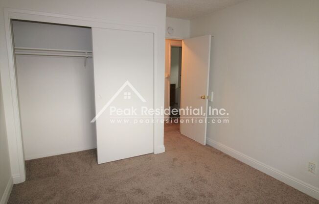 2 beds, 1 bath, $1,250, Unit #26