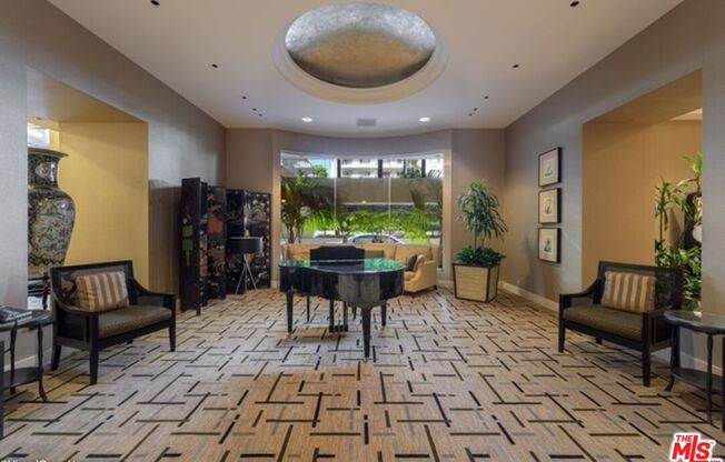 1 bed, 1.5 baths, 962 sqft, $5,000, Unit 809
