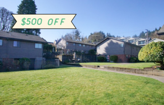 Move-in $pecial! Mid-Century 2-Bdr: Cute Courtyard Building Near OHSU + Downtown!