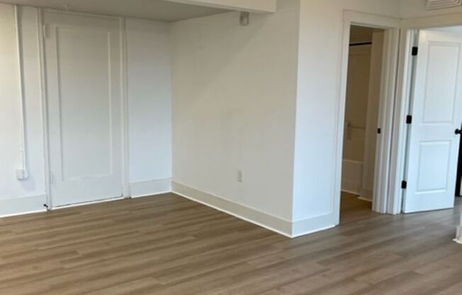 1 bed, 1 bath, 474 sqft, $1,300, Unit 205