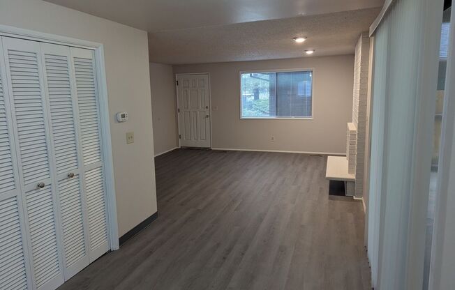 2 beds, 1 bath, 1,050 sqft, $1,595, Unit 2196