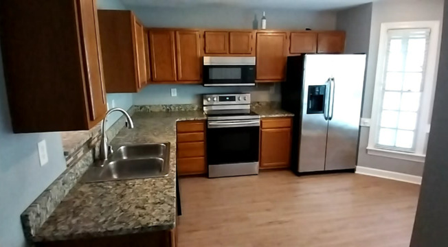 135 SANAIR CT