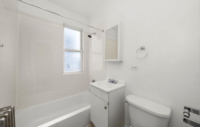 Studio, 1 bath, 332 sqft, $1,350, Unit 410