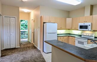 North Lynnwood 3 Bedroom Condo - Corner Unit