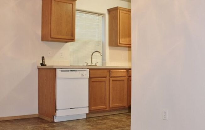 3 beds, 2 baths, 1,091 sqft, $1,799, Unit 301