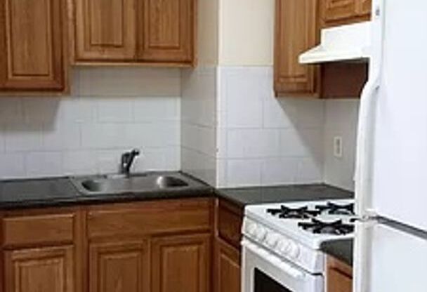 141-33 PERSHING CRESCENT