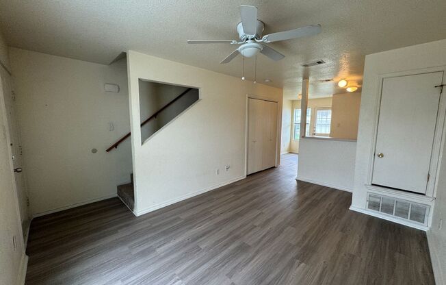 2 beds, 1.5 baths, 900 sqft, $825