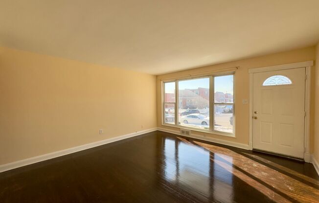 Charming 3 Bedroom/2 Bathroom Townhome in Violetville MD!