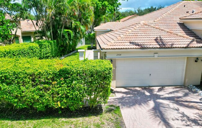 Escape to Florida – Fully Furnished Seasonal Rental in West Palm Beach! Gated community.