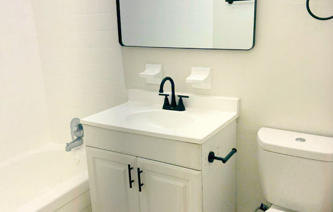 2 beds, 1.5 baths, $1,250, Unit 21-063E