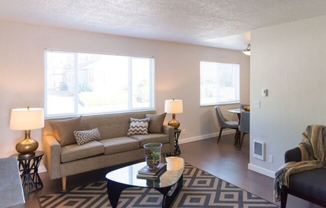 Lower level 1 bed, on site laundry, all dogs welcome!