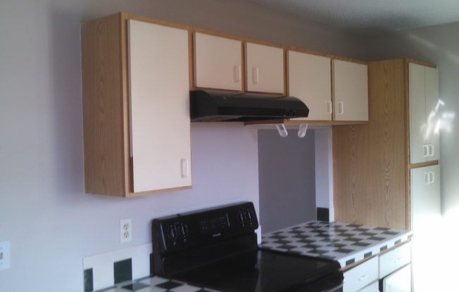 3 Bed 2.5 Bath Townhome | Gated Community with Poll | Washer Dryer Hook Ups | Section 8 Welcome