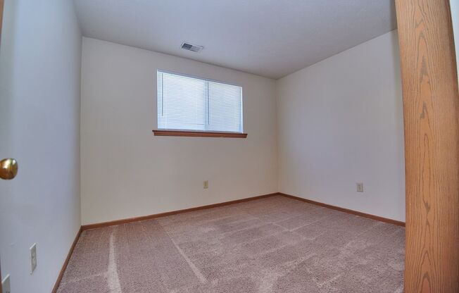 2 beds, 1 bath, 925 sqft, $1,025, Unit 1007