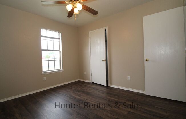 4 beds, 2 baths, $1,595