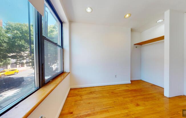 174 2 AVE
