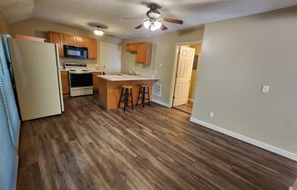 Studio, 1 bath, $695, Unit 4