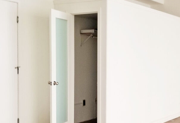 215 W 7th St