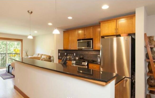 3 beds, 3.5 baths, $4,495