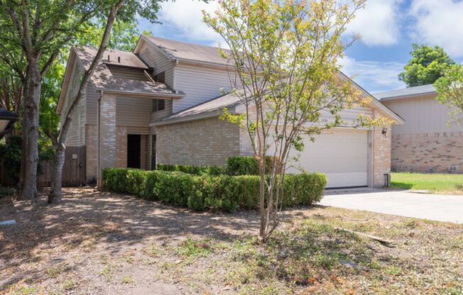 2 Story Home in Great North East Location!