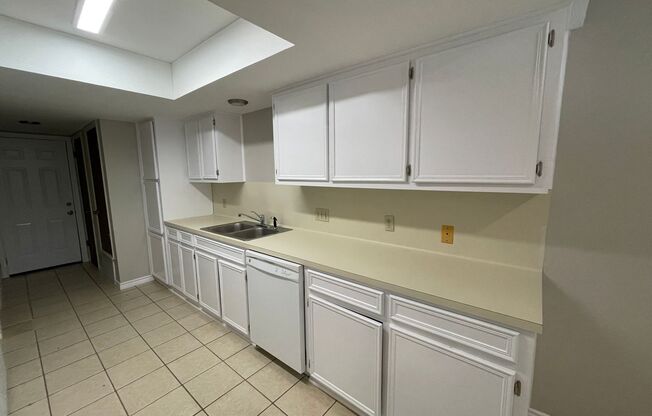 2 beds, 2 baths, 1,360 sqft, $1,500, Unit Unit B