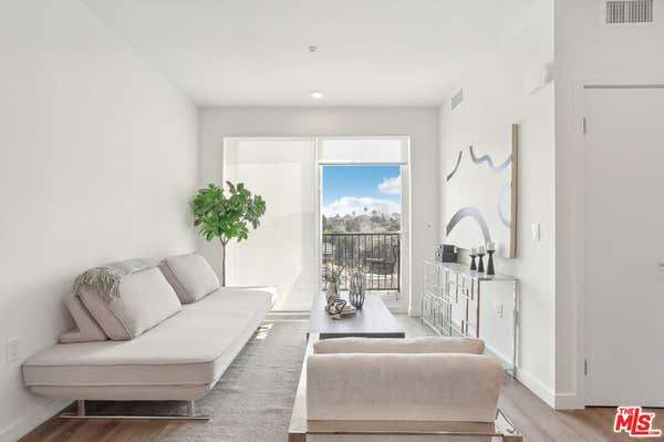 1 bed, 1 bath, $1,830, Unit 208