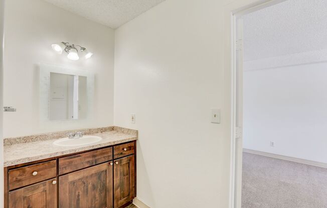 Studio, 1 bath, 438 sqft, $900, Unit 102