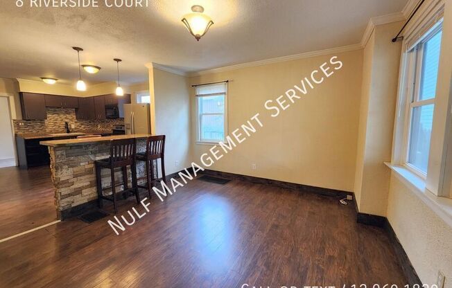 8 RIVERSIDE CT