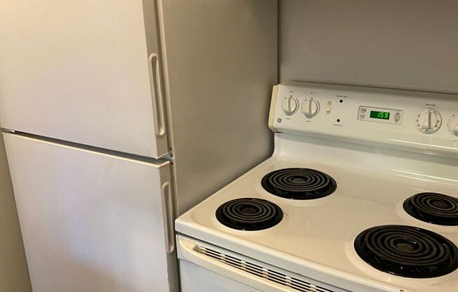 2 beds, 1 bath, 650 sqft, $1,330, Unit 17
