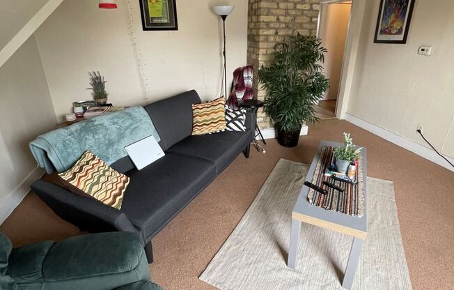 2929-31 N. Bartlett Ave