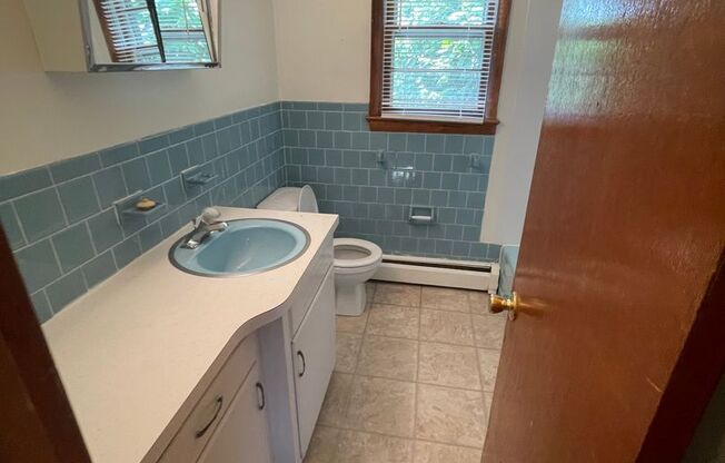 2 beds, 1 bath, 903 sqft, $1,240, Unit C-4