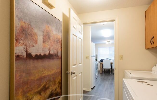 2 beds, 1 bath, 800 sqft, $1,325, Unit Irisview 215-202