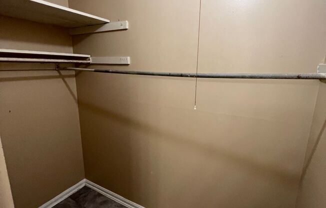 1 bed, 1 bath, 570 sqft, $825, Unit 2007-3