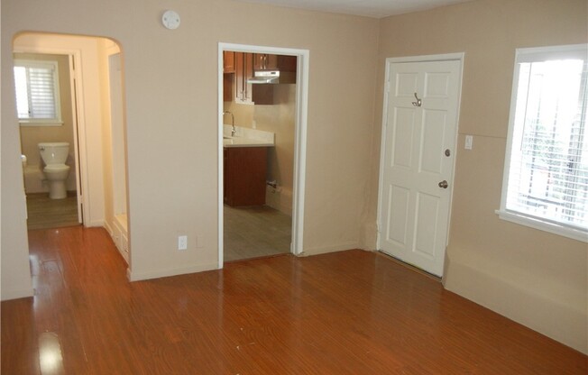 Studio, 1 bath, 550 sqft, $1,725