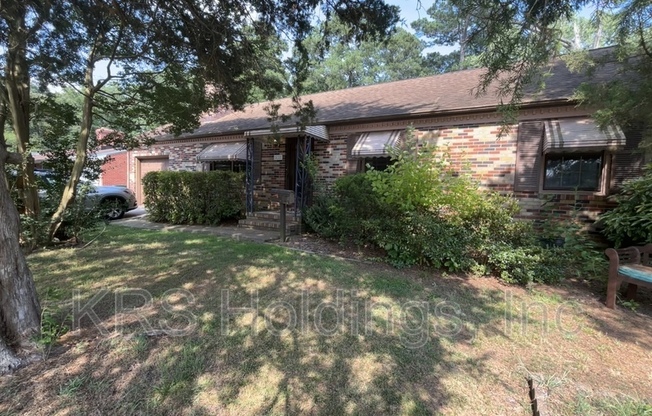 418 EASTWOOD DR