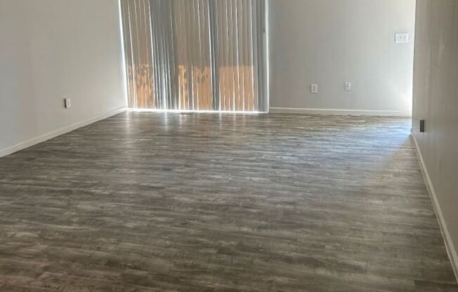 1 bed, 1 bath, 975 sqft, $1,225, Unit 5325H