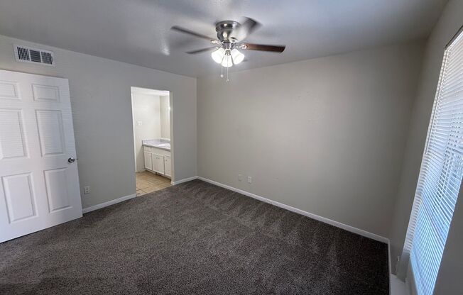 1 bed, 1 bath, $799, Unit 10