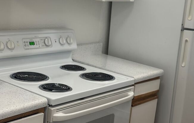 2 beds, 1 bath, 800 sqft, $1,100, Unit CASA-104