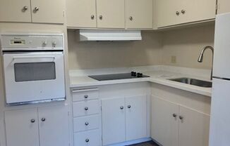 1 bed, 1 bath, $2,100, Unit 439-27