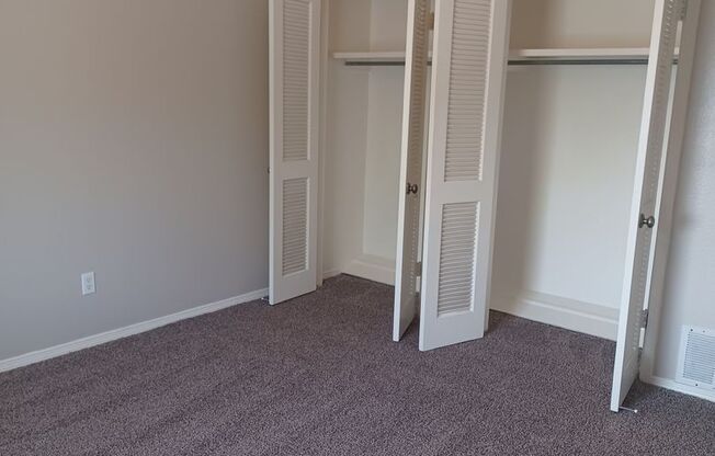 2 beds, 1 bath, 1,000 sqft, $970, Unit 98