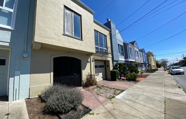 Large 3 Bedroom 1.5 Bath Single Family House in Central Sunset