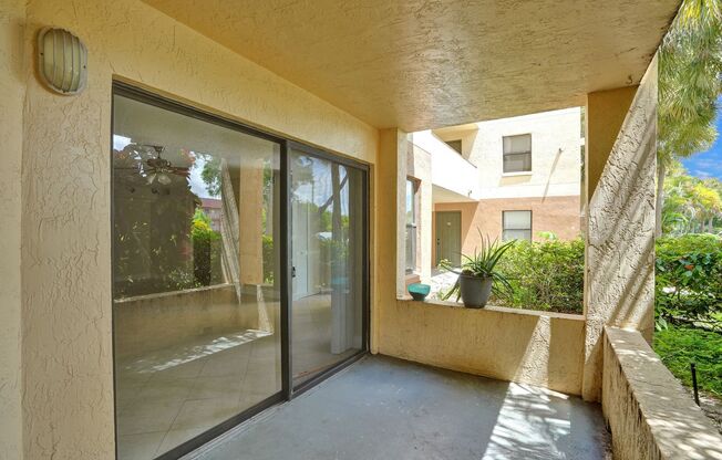2 beds, 2 baths, $2,000, Unit APARTMENT 407